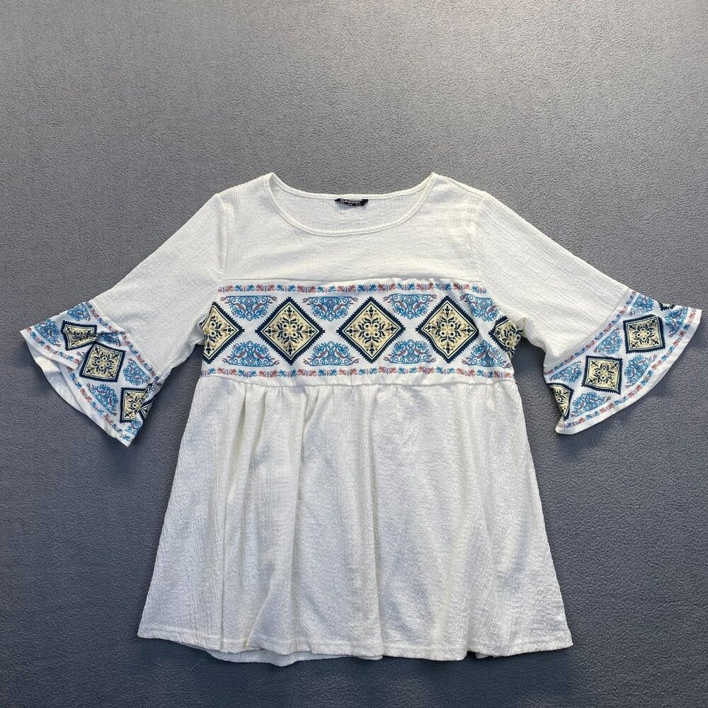 BloomChic White and Blue Patterned Blouse